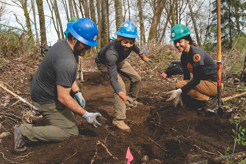WTA and Earth Corps work in Glendale Forest. Photo by Zachary Toliver. WTA and Earth Corps work in Glendale Forest. Photo by Zachary Toliver.