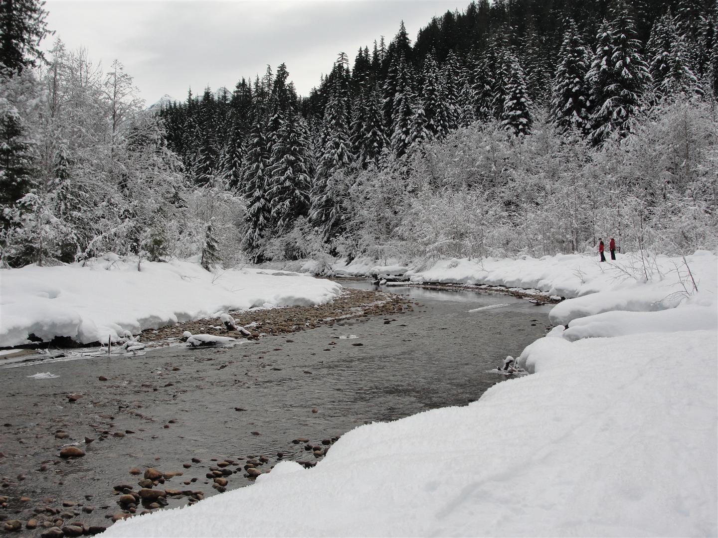 White Salmon Road Snowsnow. Photo by geezerhiker.jpeg