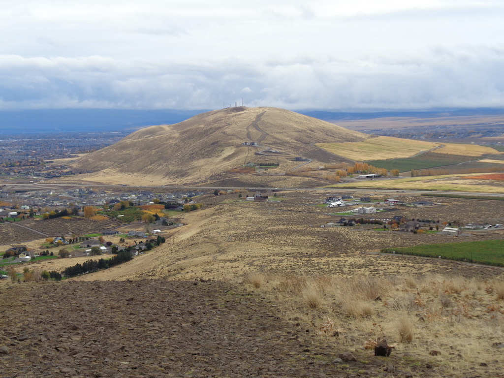View of Badger Mountain from the summit of Candy Mountain. Photo by trip reporter RichP.