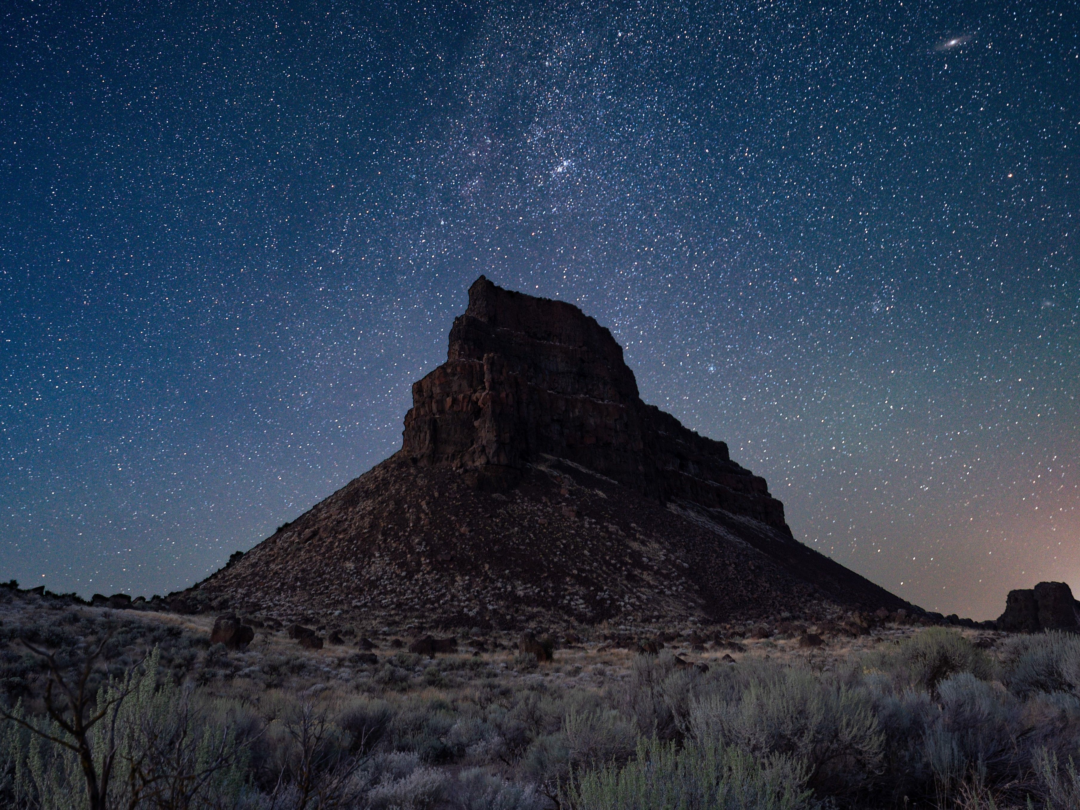 Astrophotography taken at Sun Lakes-Dry Falls State Park, Umatilla Rock. Photo by William Chinda.