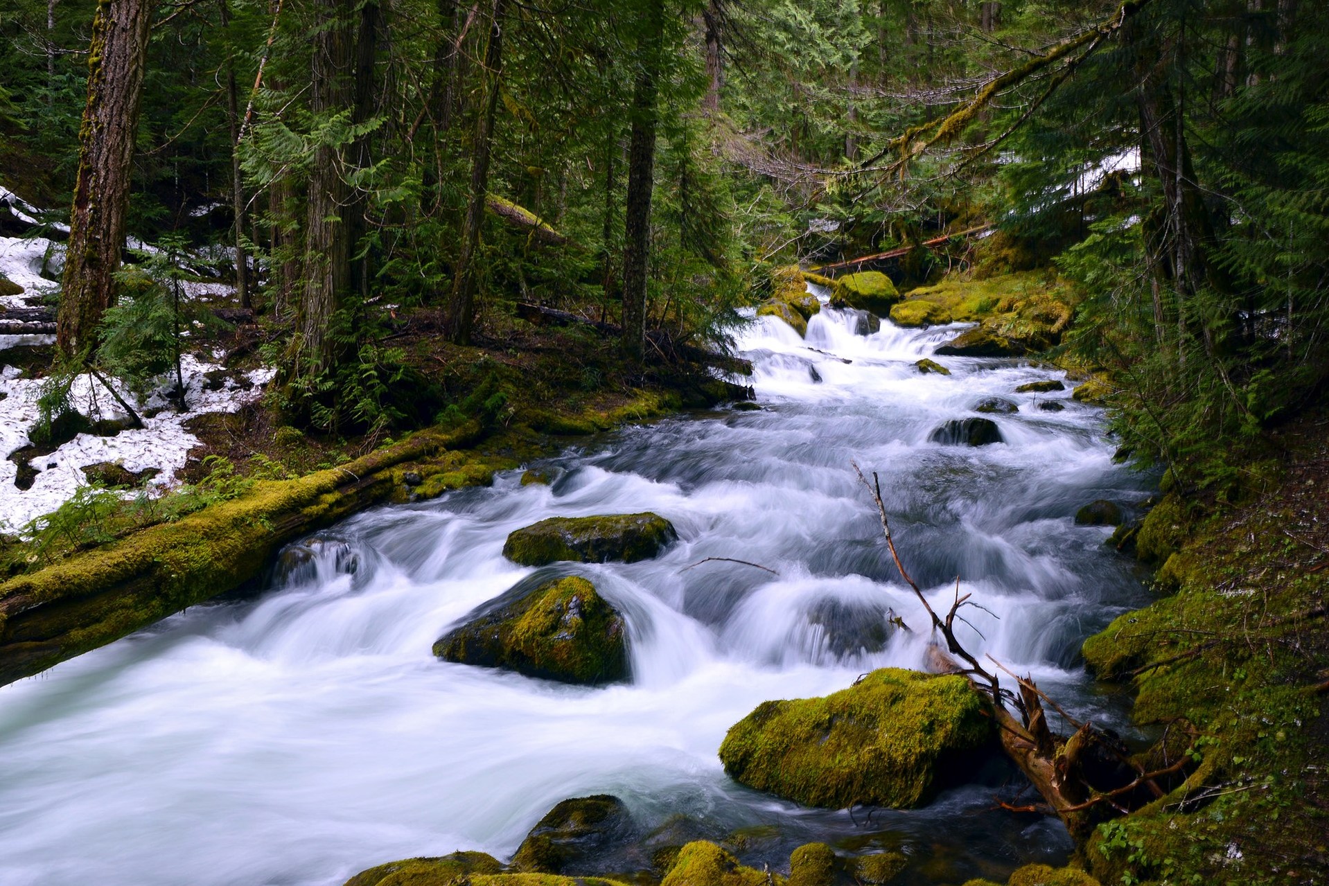Greenwater and Echo Lakes. Photo by zpershing..jpeg
