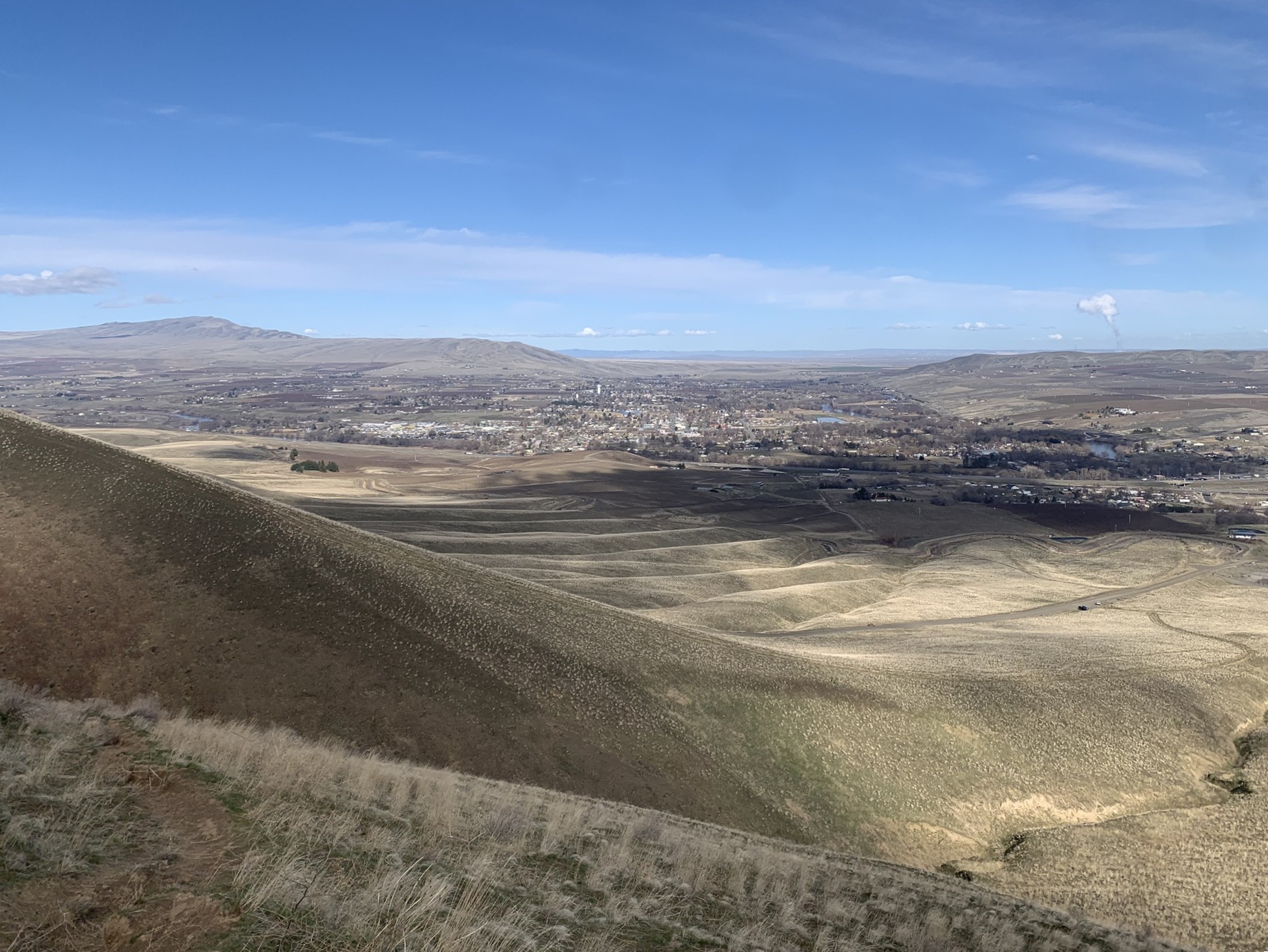 View of rolling hills and the Tri-Cities from the Horse Heaven Hills. Photo by trip reporter trenchfeet502.
