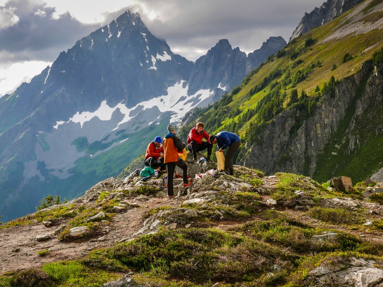 Snack Break. Photo by Doug Diekema. Diekema_TeamAtKoolAidLk_P1220173.jpg