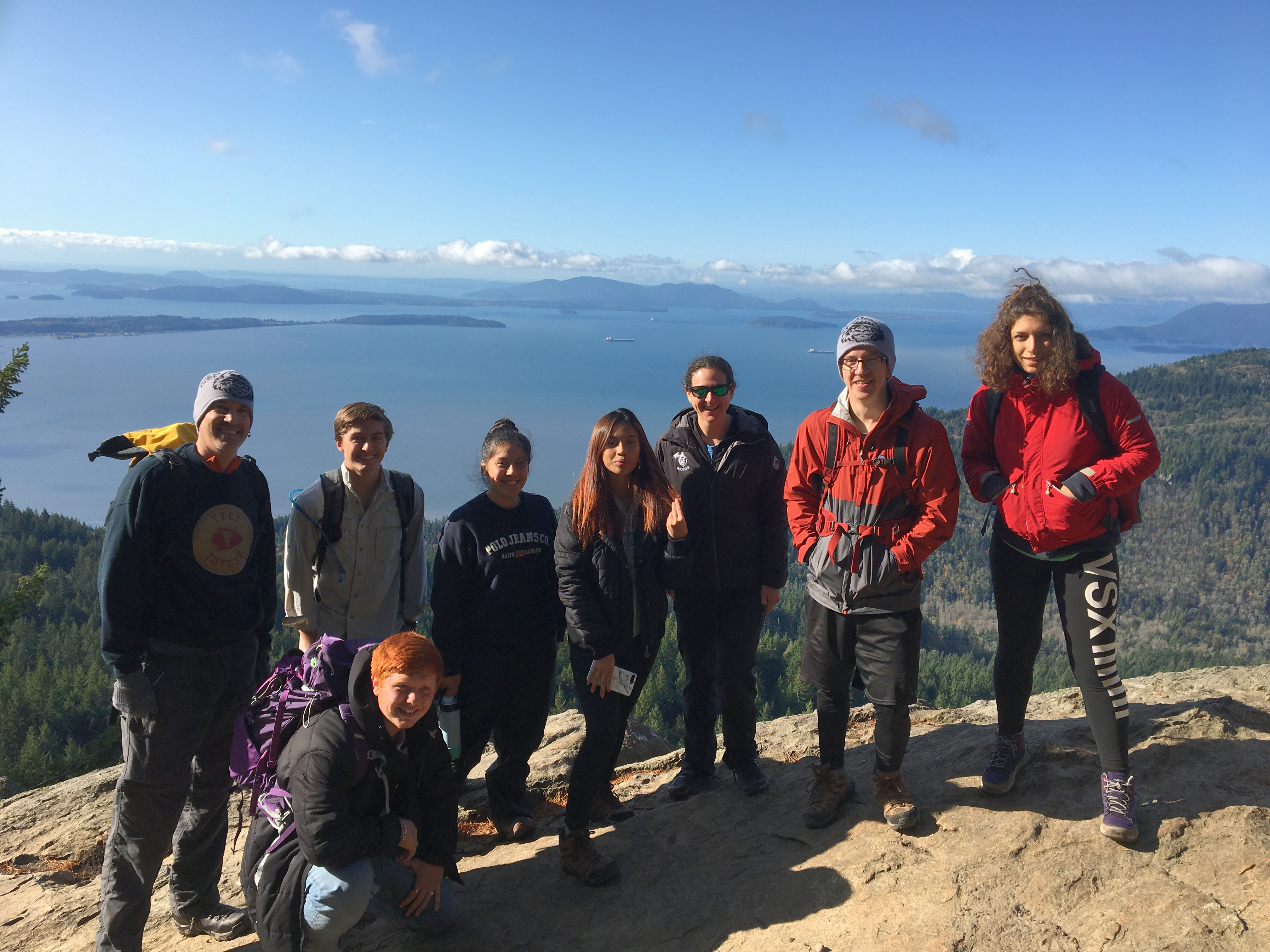 YETI group hiking at Oyster Dome. Photo courtesy Talia Hirsch.jpg YETI group hiking at Oyster Dome. Photo courtesy Talia Hirsch.jpg