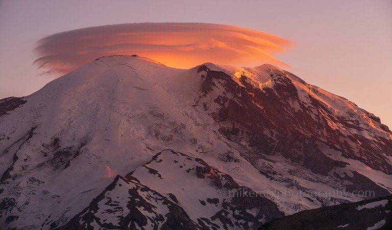 Lenticular cloud over Mount Rainier.