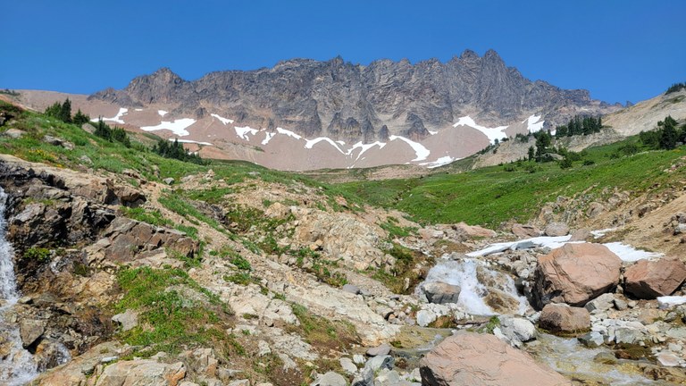 A crest of mountains in the Goat Rocks Wilderness.