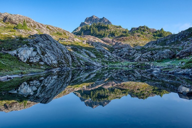Gothic Basin tarn with Del Campo view by mijamo