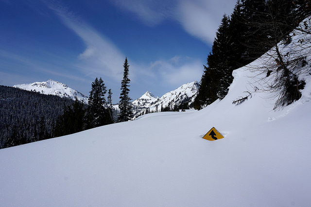 34063666806_a108342802_z.jpg Chinook Pass in April 2017
