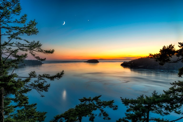 Deception Pass Moon. Photo by Rakan Alduaij. Deception Pass Moon. Photo by Rakan Alduaij..jpg