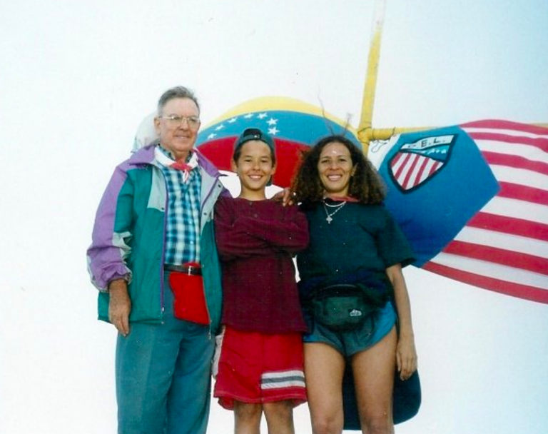 Diego & Mom, and Perico Galdos in Pico Naiguatá - Naiguata Peak (9,071 ft. 2,765 m.).png Diego & Mom, and Perico Galdos in Pico Naiguatá - Naiguata Peak (9,071 ft. 2,765 m.).png