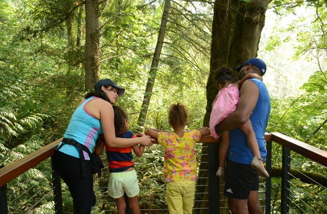 family-at-mins_anna-roth.jpg
