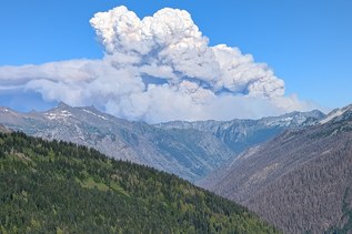 Hiker Headlines: Little Giant Pass, PCT Northern Terminus, Rachel Lake and more fire closures
