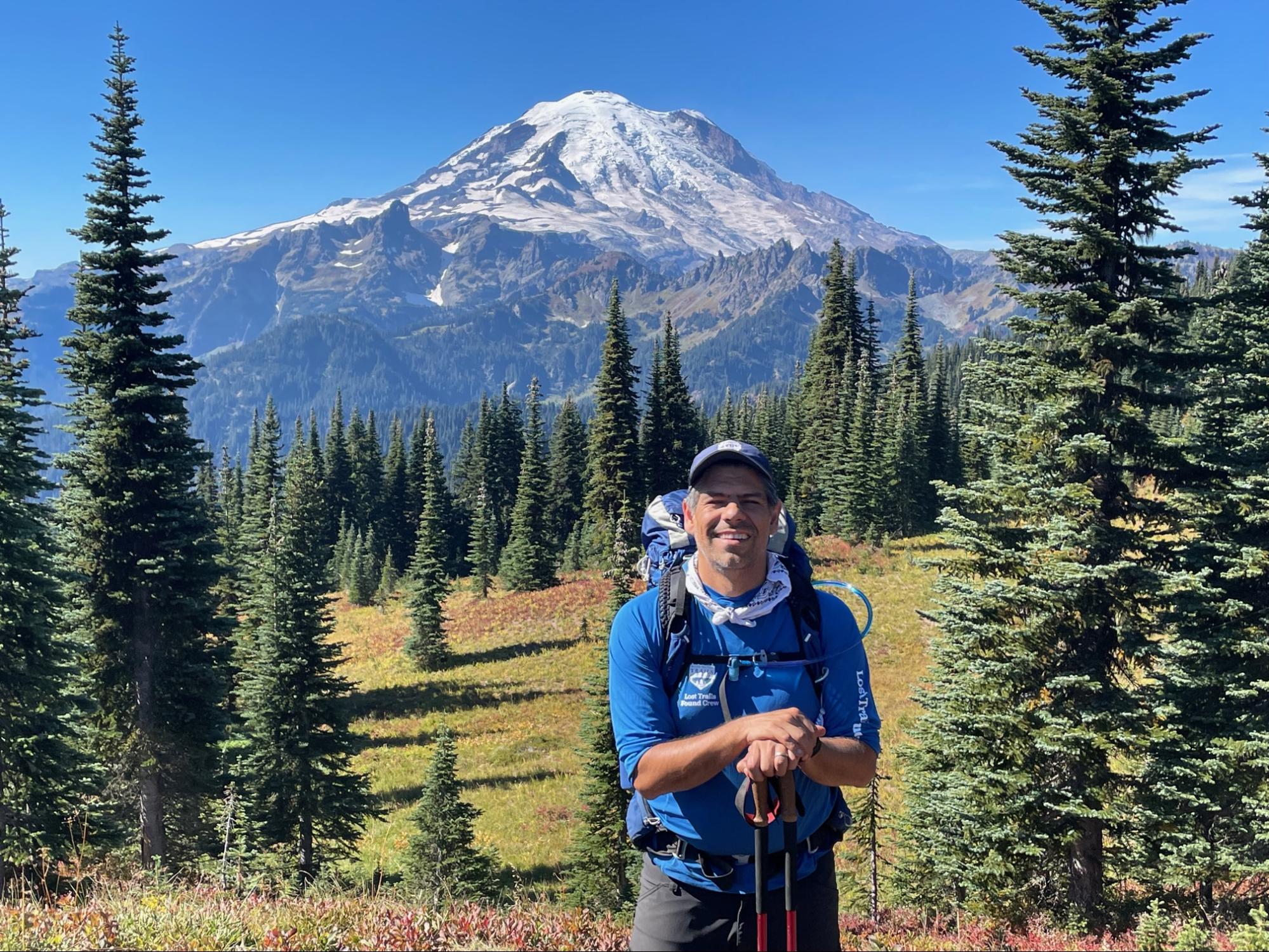 Jaime Loucky in front of Mount Rainier