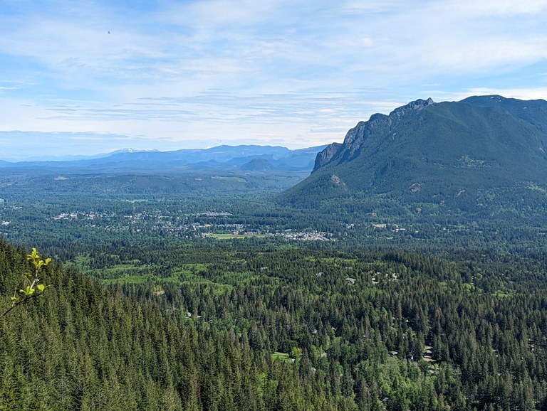 rattlesnake ledge_Just a hiker.jpeg