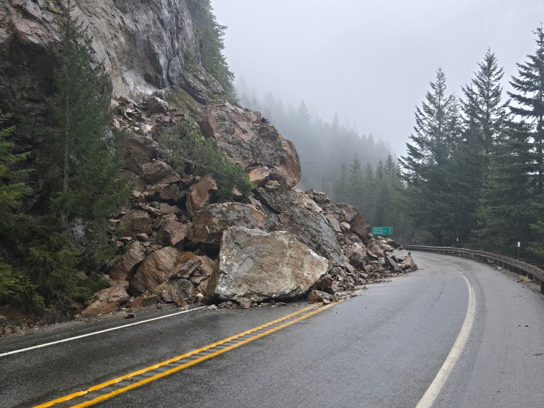 A large rock fall slide on Highway 20. Photo by the Washington State Department of Transportation (WSDOT).