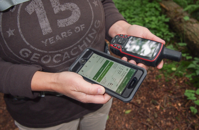 A smartphone and the Geocaching app help cachers meet their goals. Photo by Kathy Bogaards. 