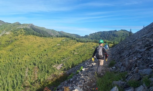 Green Hat volunteers Bluff Trail