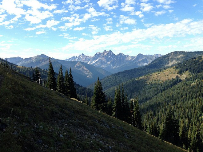 Views from the stretch of the Pacific Crest Trail between Hart's Pass and the Canadian border. Photo by Loren Drummond. 