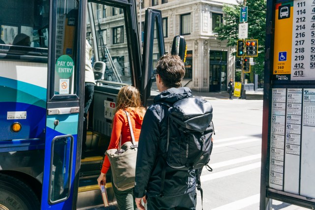 Hikers can catch the 554 bus from Seattle to reach Cougar Mountain trails. Photo by Erik Haugen-Goodman.