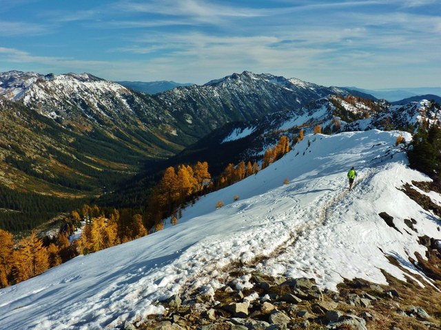 Looking east from the summit and along the saddle/trail back down to the basin. Photo and trip report by jbk51691.