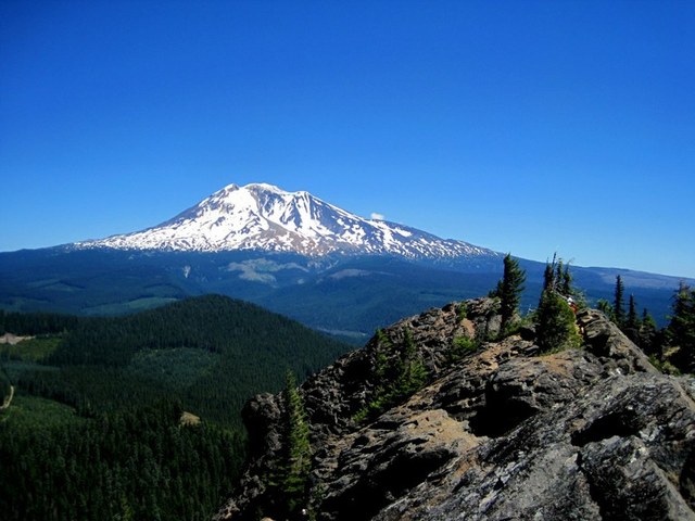 The view of a sleeping beauty from Sleeping Beauty Peak. Photo by Riri. 