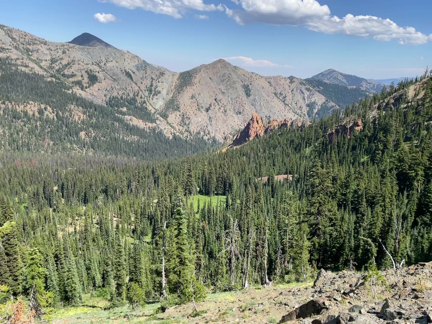 View to Navaho Rdg, 3 Brothers behind, red spire below fr Stafford / Standup divide
