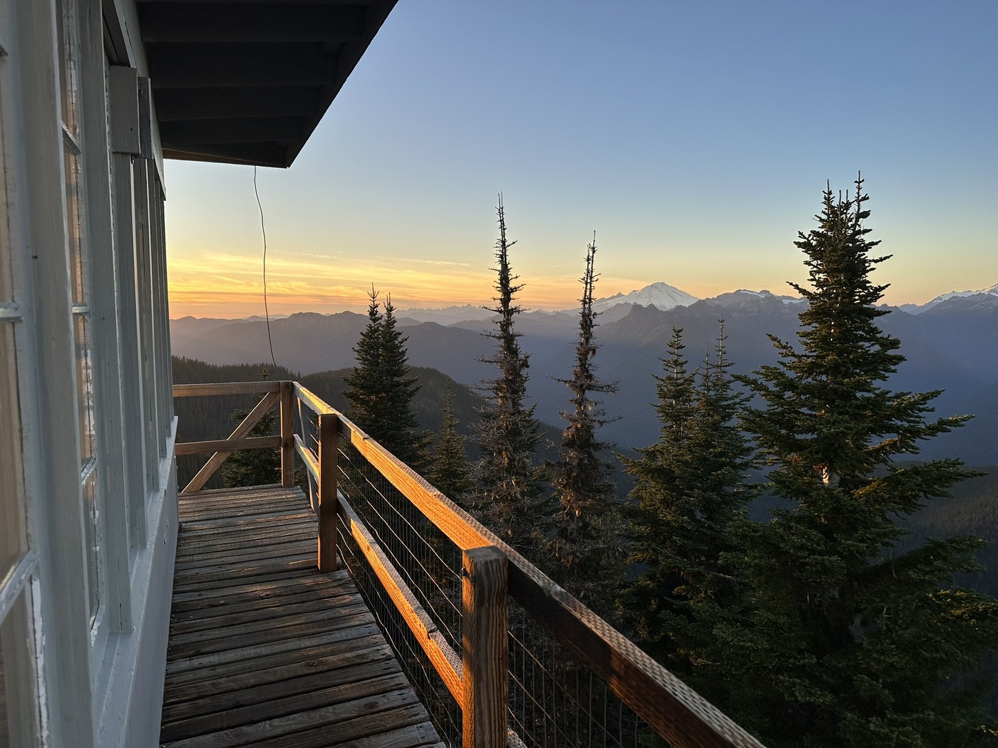 Lookout Mountain Lookout by ByRandomChance