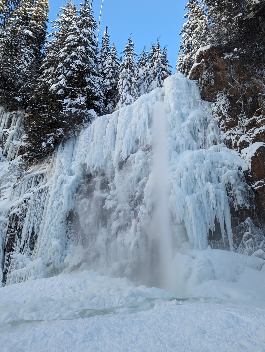 Frozen Franklin Falls, @Encyclopedia