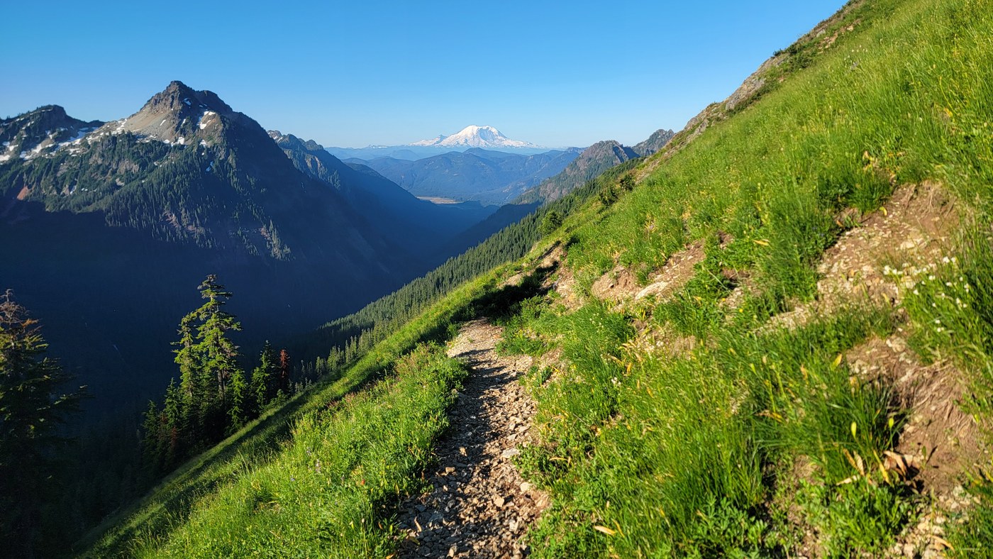 Tahoma in the distance, approaching the Katwalk