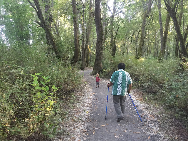 Family hiking Vancouver Lake Trai